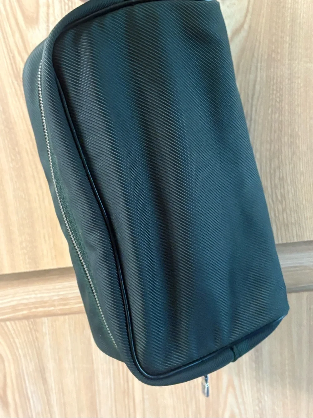 Auth Louis Vuitton Toiletry Bag unisex